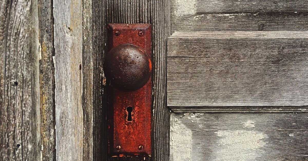 front door lock key — Edison NJ Locksmith